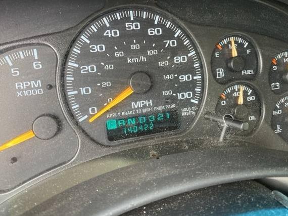 GMC YUKON XL 2001 3GKFK16T11G127109 image